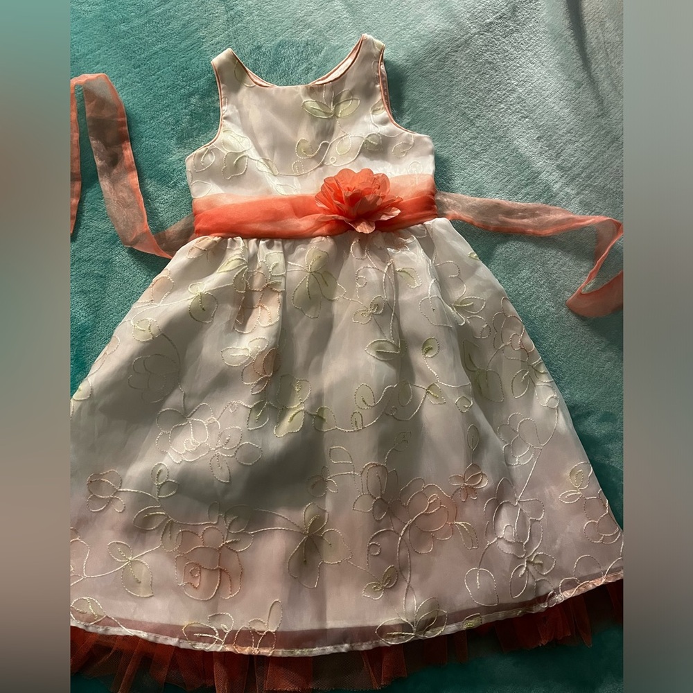 2/$20 Sweet Heart Rose dress sz 7.  Gorgeous